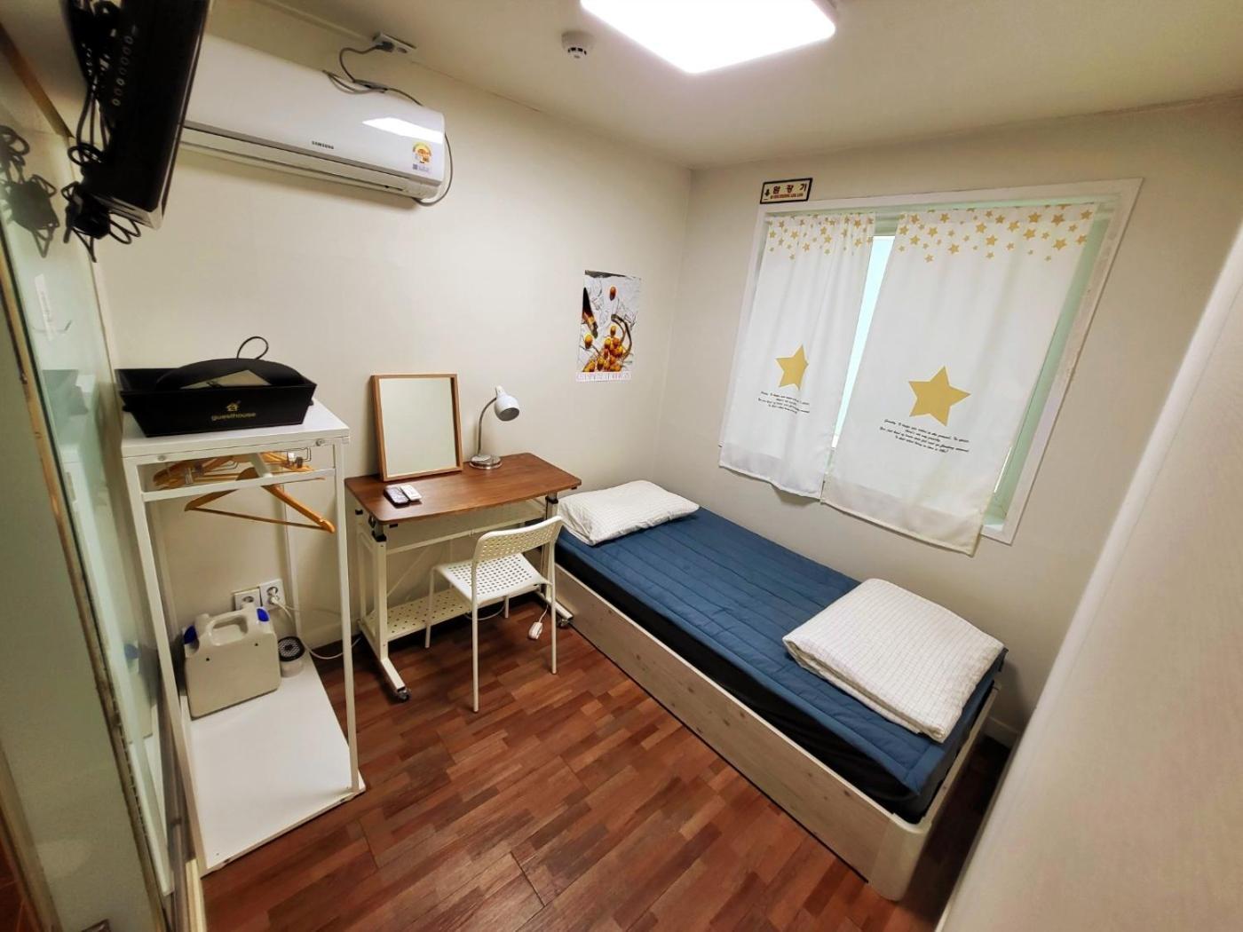 24 Guesthouse Sinchon Avenue Seoul Eksteriør billede