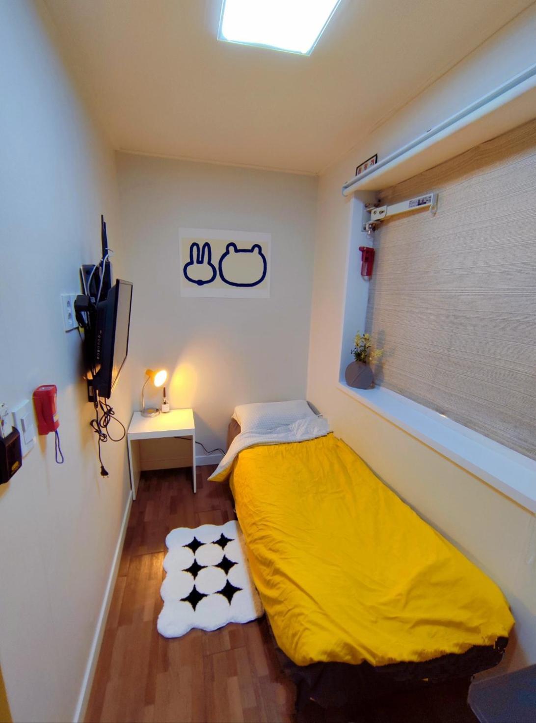 24 Guesthouse Sinchon Avenue Seoul Eksteriør billede