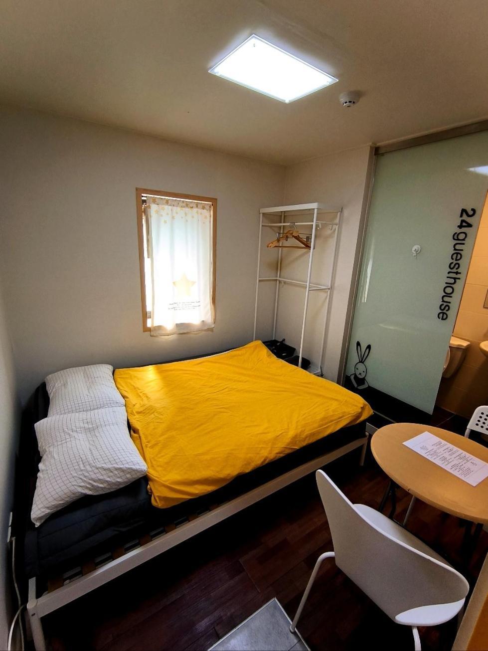 24 Guesthouse Sinchon Avenue Seoul Eksteriør billede