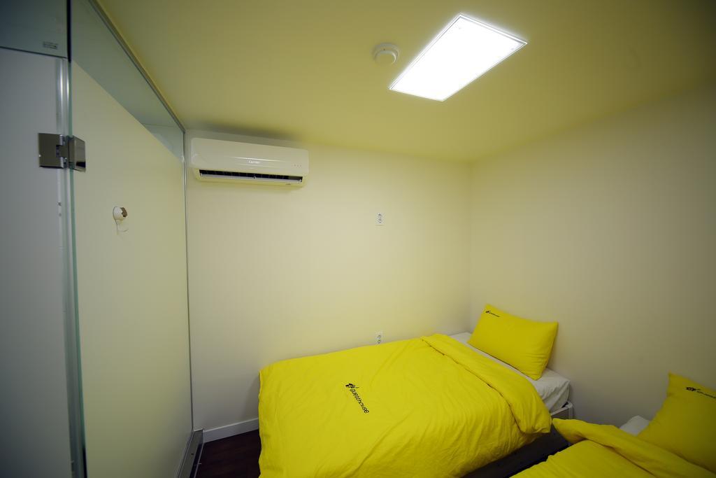 24 Guesthouse Sinchon Avenue Seoul Eksteriør billede