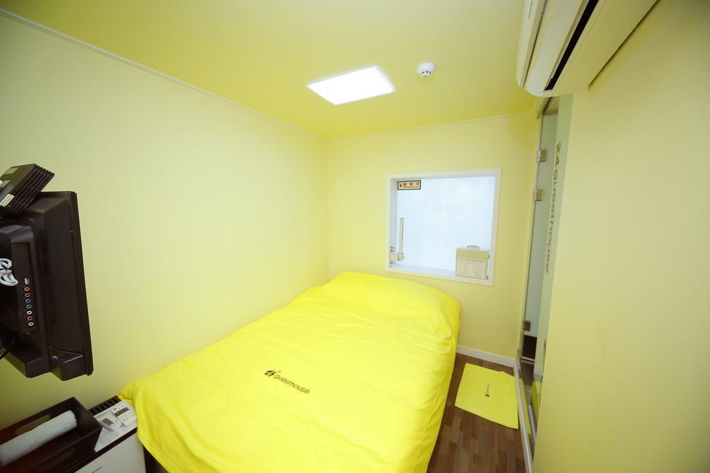 24 Guesthouse Sinchon Avenue Seoul Værelse billede